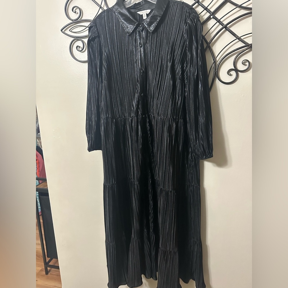Crown & Ivy Black Long Sleeve Dress